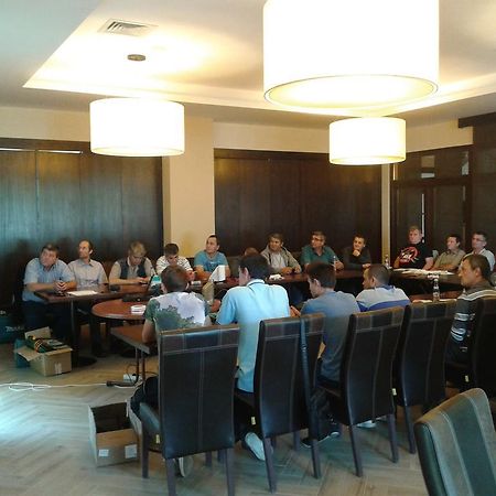 Pensiunea Berna Bacău Екстериор снимка