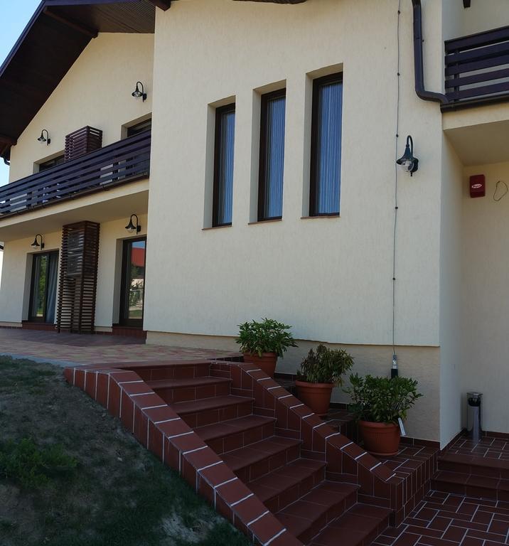 Pensiunea Berna Bacău Екстериор снимка