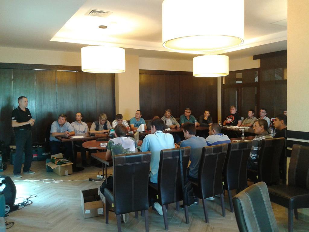 Pensiunea Berna Bacău Екстериор снимка